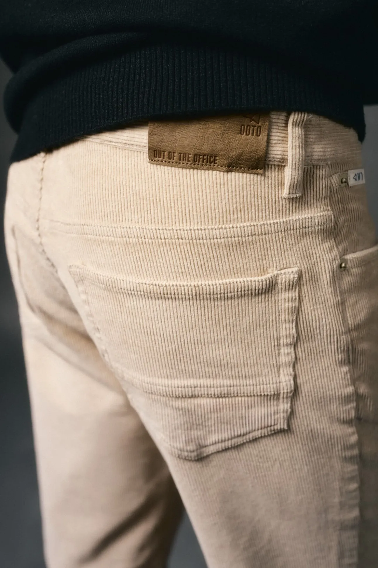Calça de pana 5 bolsos slim fit