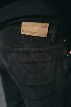 Calça de pana 5 bolsos slim fit