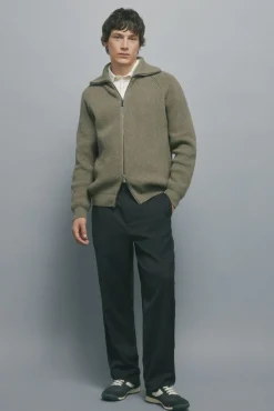Calça de riscas reto