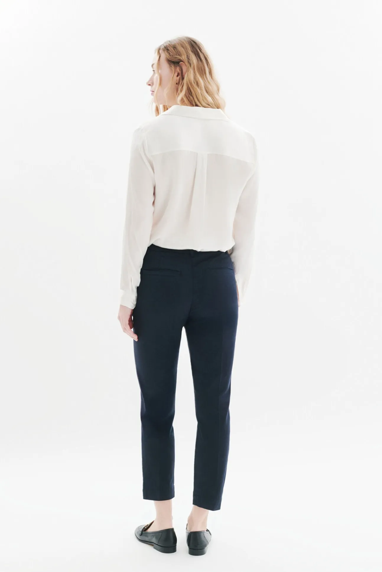 Calça detalhe botões