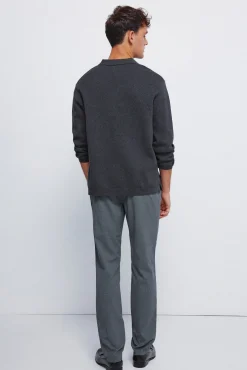 Calça estruturadas e slim fit
