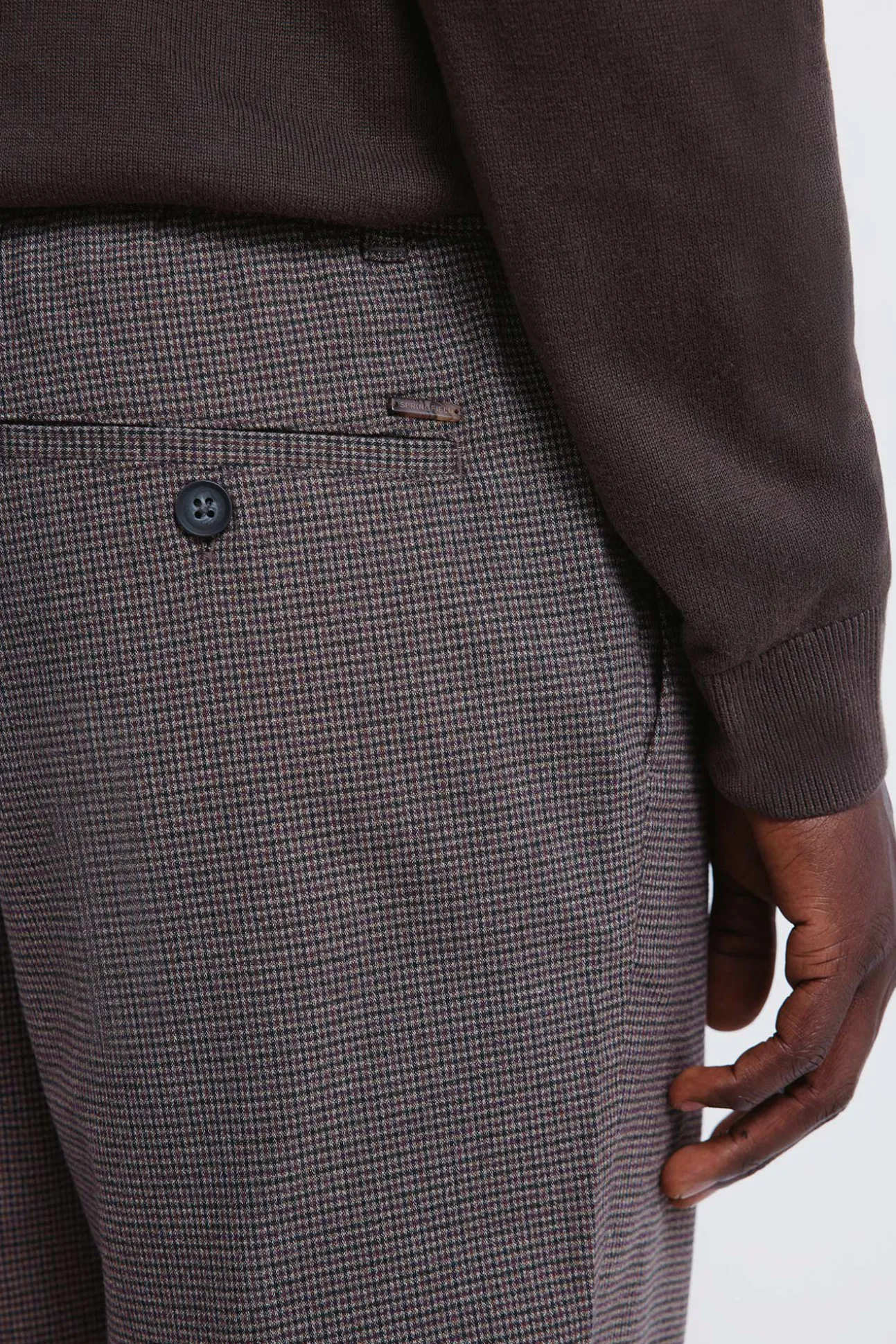 Calça estruturadas e slim fit