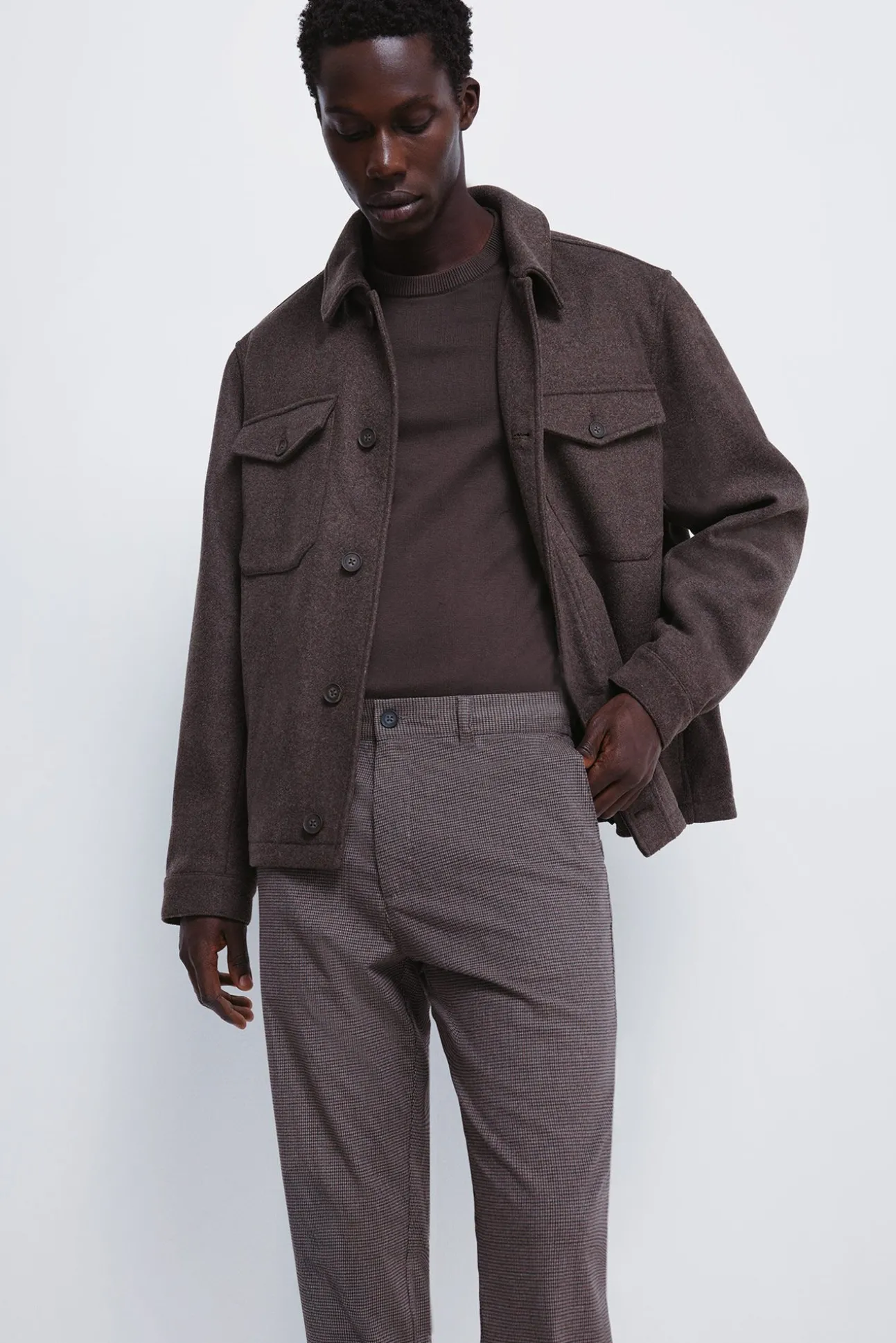 Calça estruturadas e slim fit