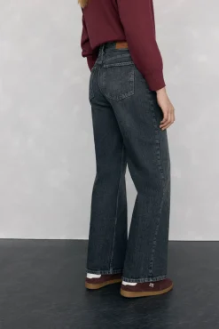 Calça jeans básica de perna larga