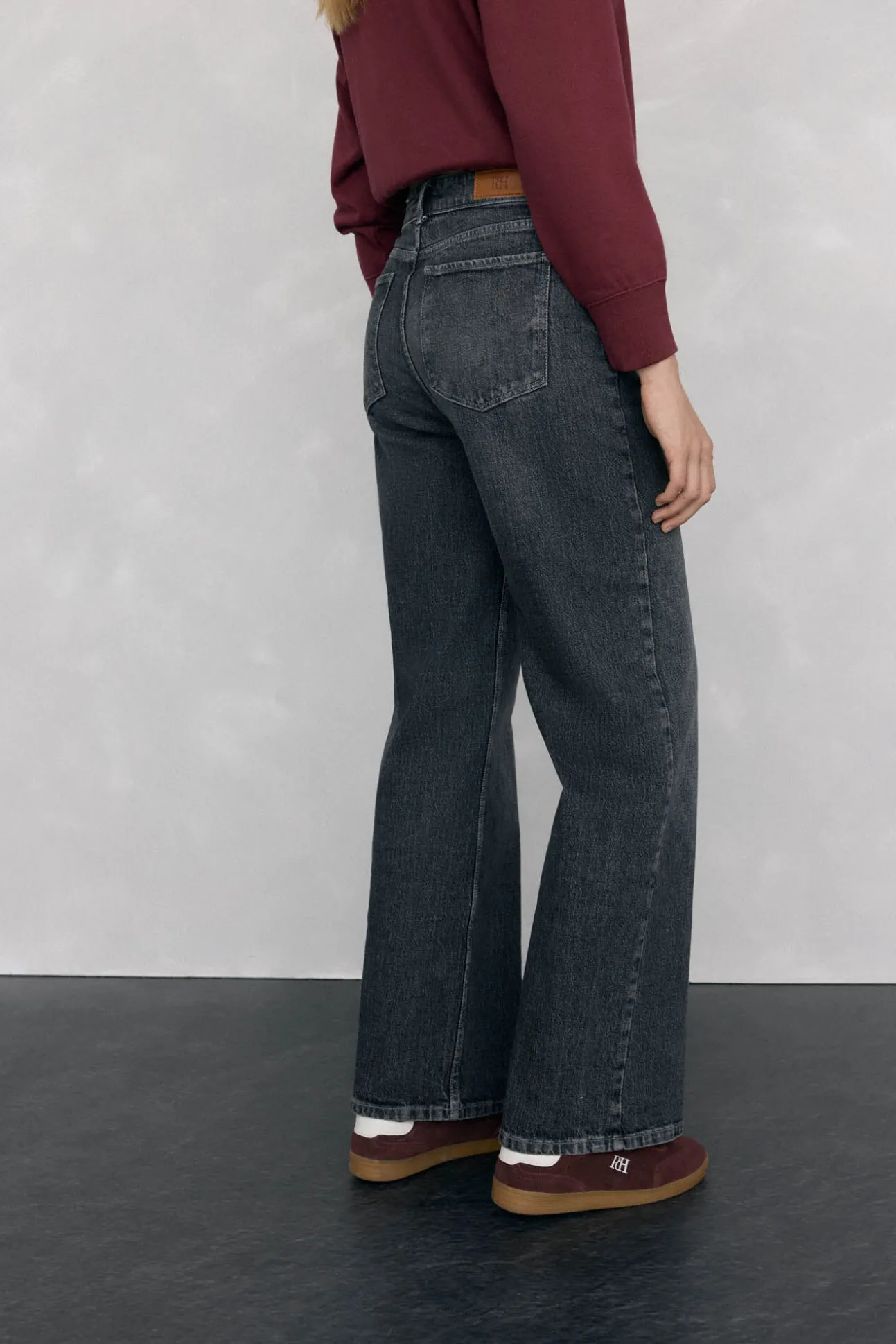 Calça jeans básica de perna larga