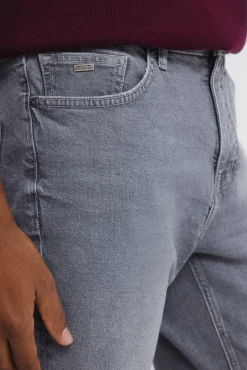 Calça jeans cinza slim fit com lavagem média