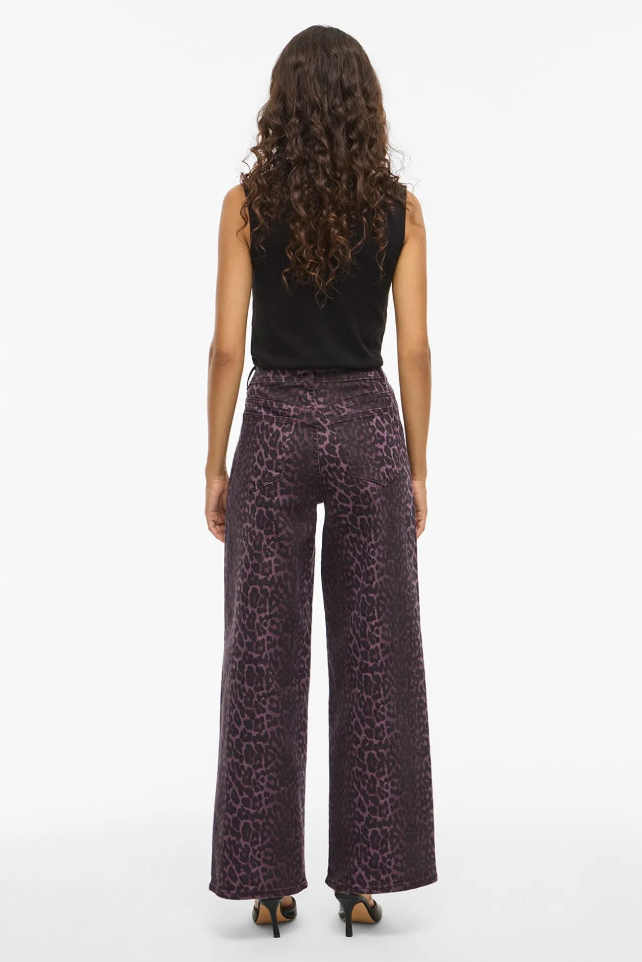 Calça jeans com estampado de leopardo