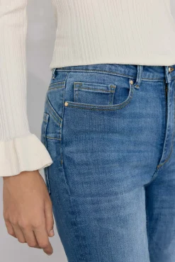 Calça jeans cropped flare push-up