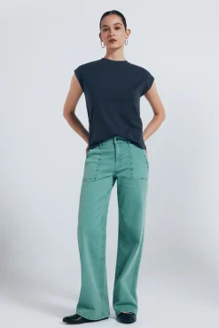 Calça jeans culotte com tachas