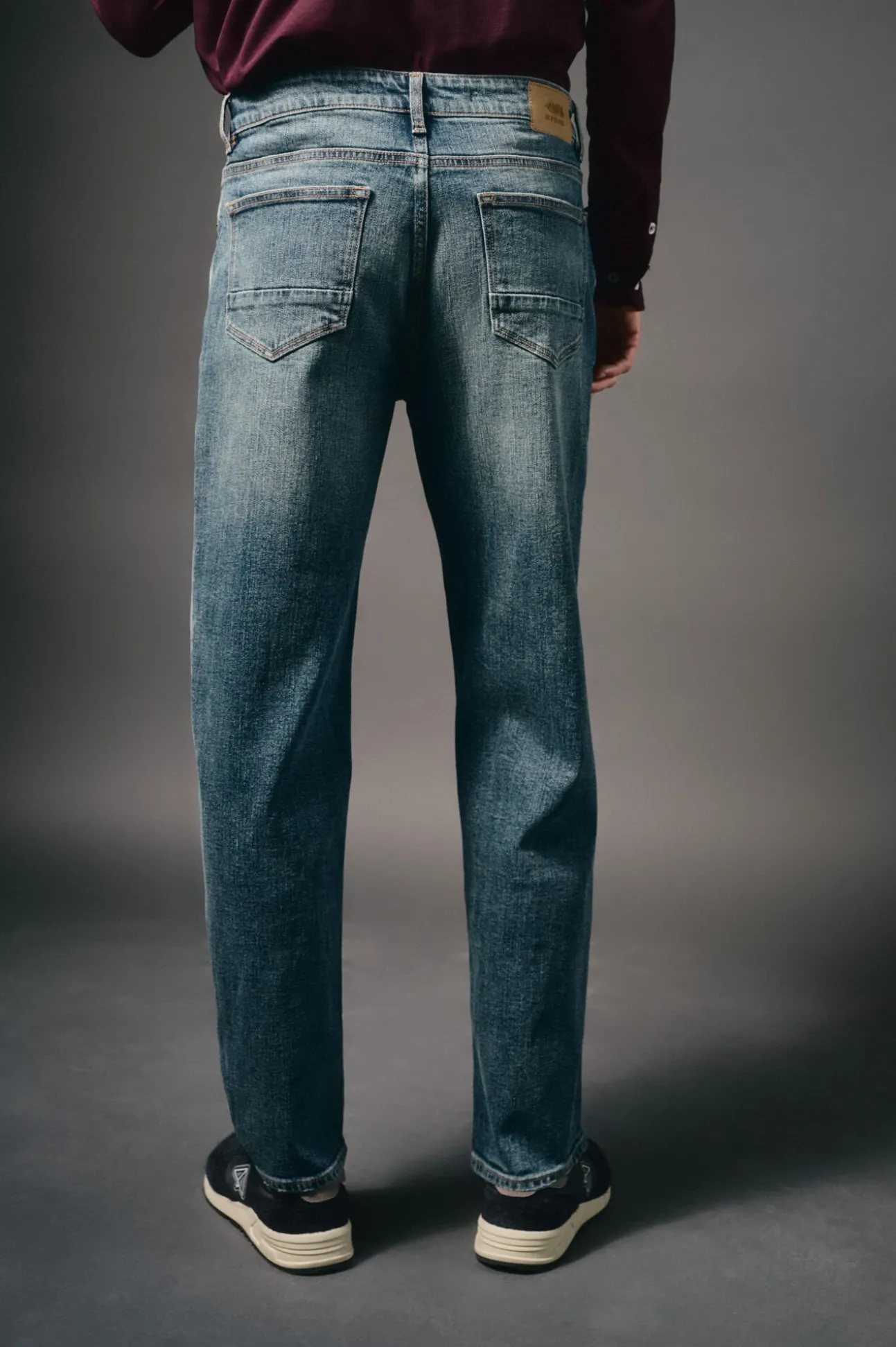 Calça jeans de corte reto