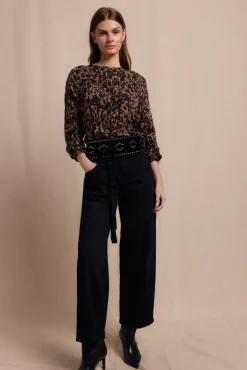 Calça jeans estilo barril