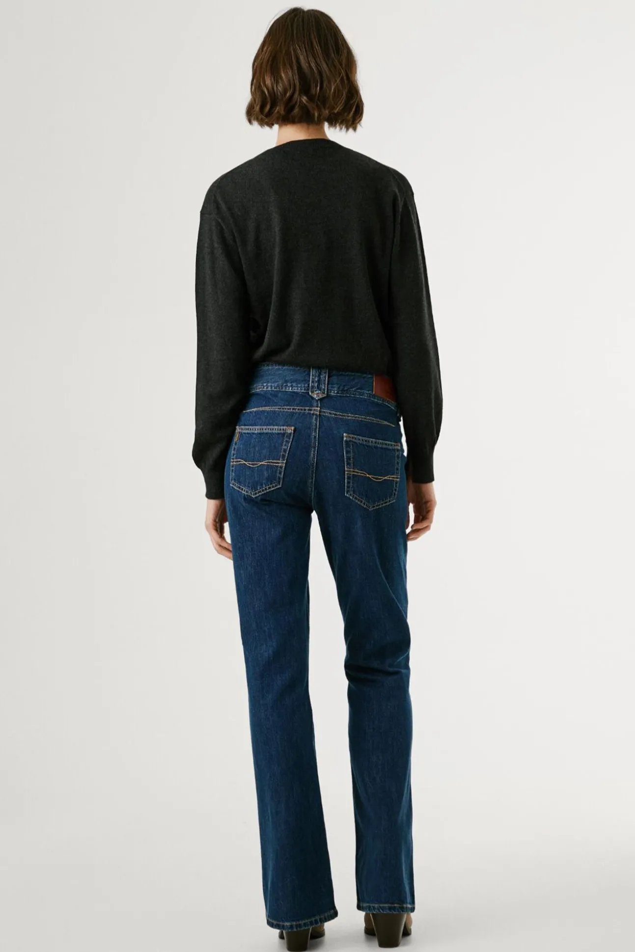 Calça jeans flare de corte baixo