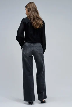 Calça jeans larga de cintura baixa