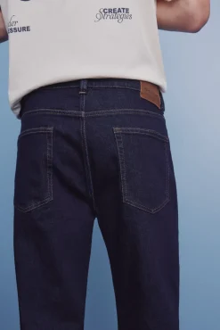 Calça jeans lavagem desbotada
