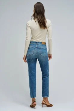 Calça jeans skinny de cintura curta