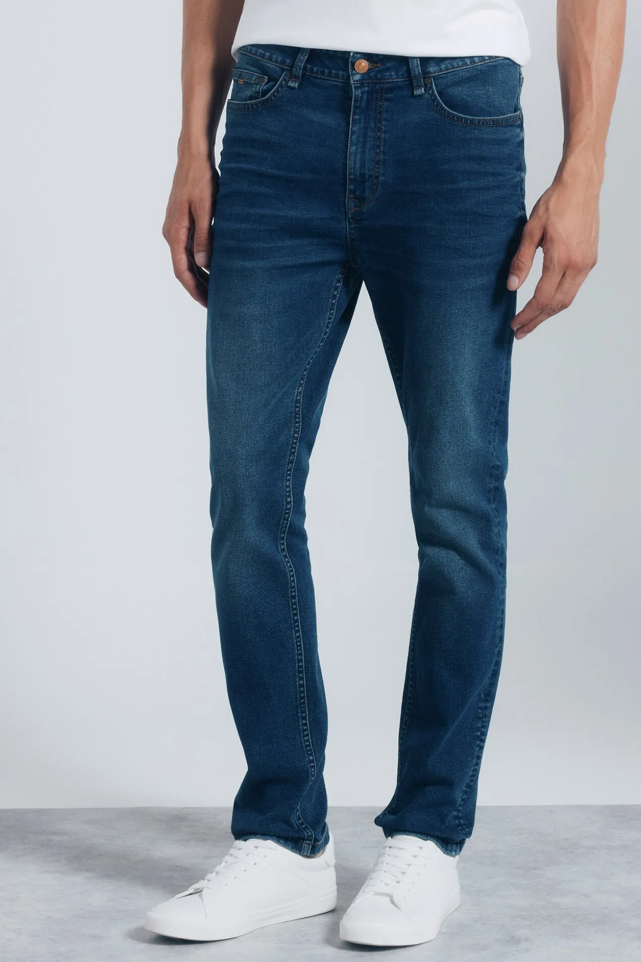 Calça jeans skinny fit tingida