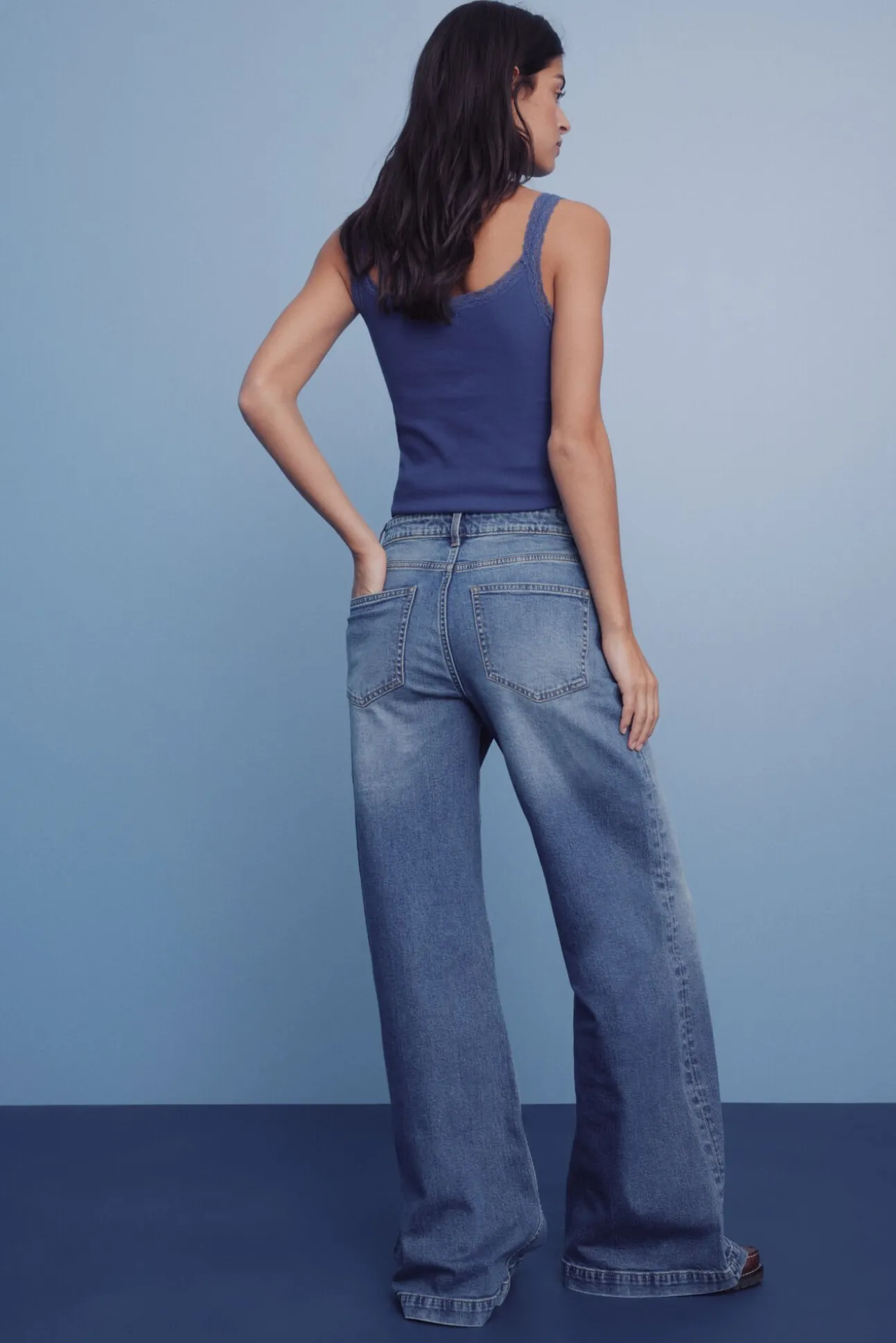 Calça jeans super larga e confortável