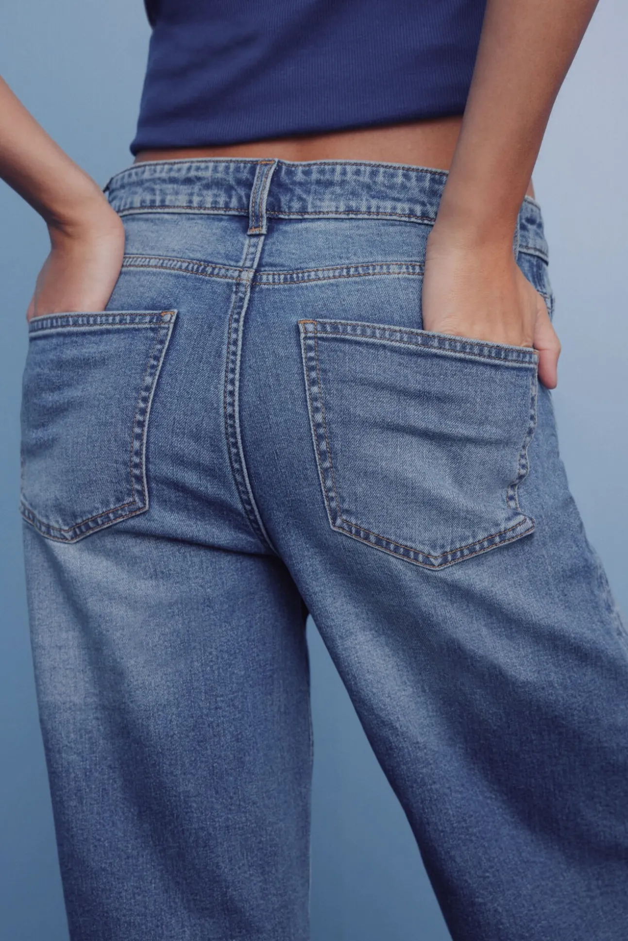 Calça jeans super larga e confortável