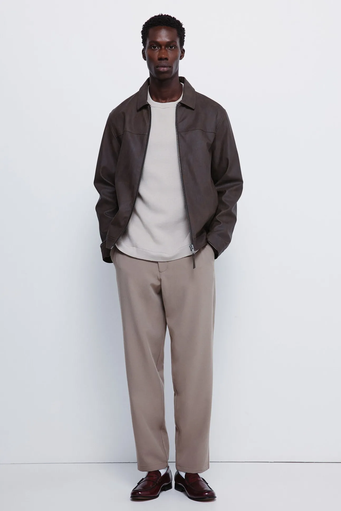 Calça jogger esvoaçante