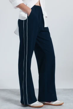 Calça jogger riscas lateralmente
