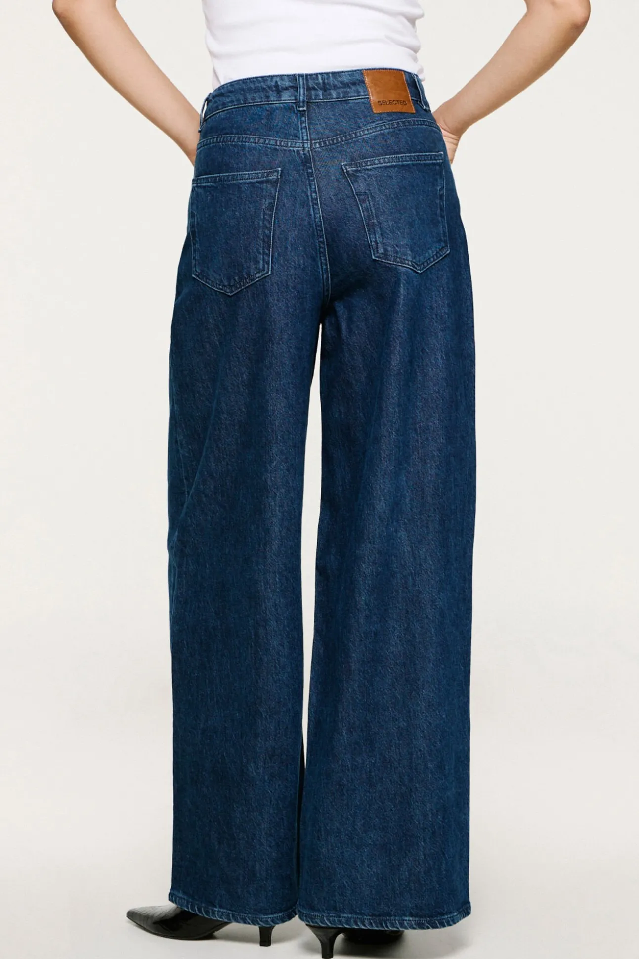 Calça plissado de algodão orgânico.