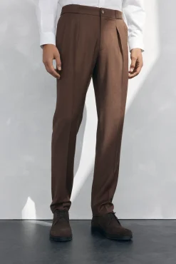 Calças chino com pinças regular fit