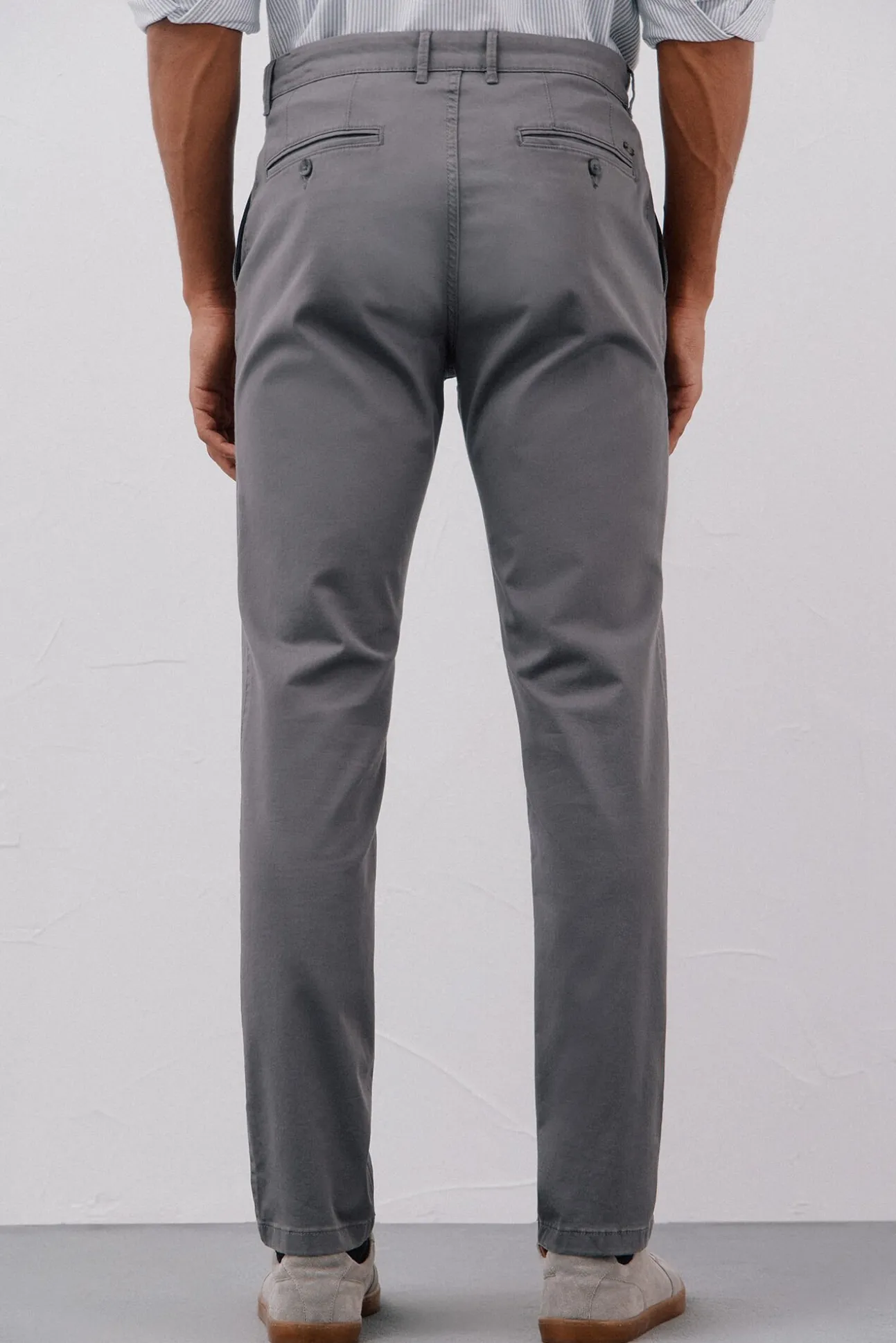 Calças chino leves corte slim