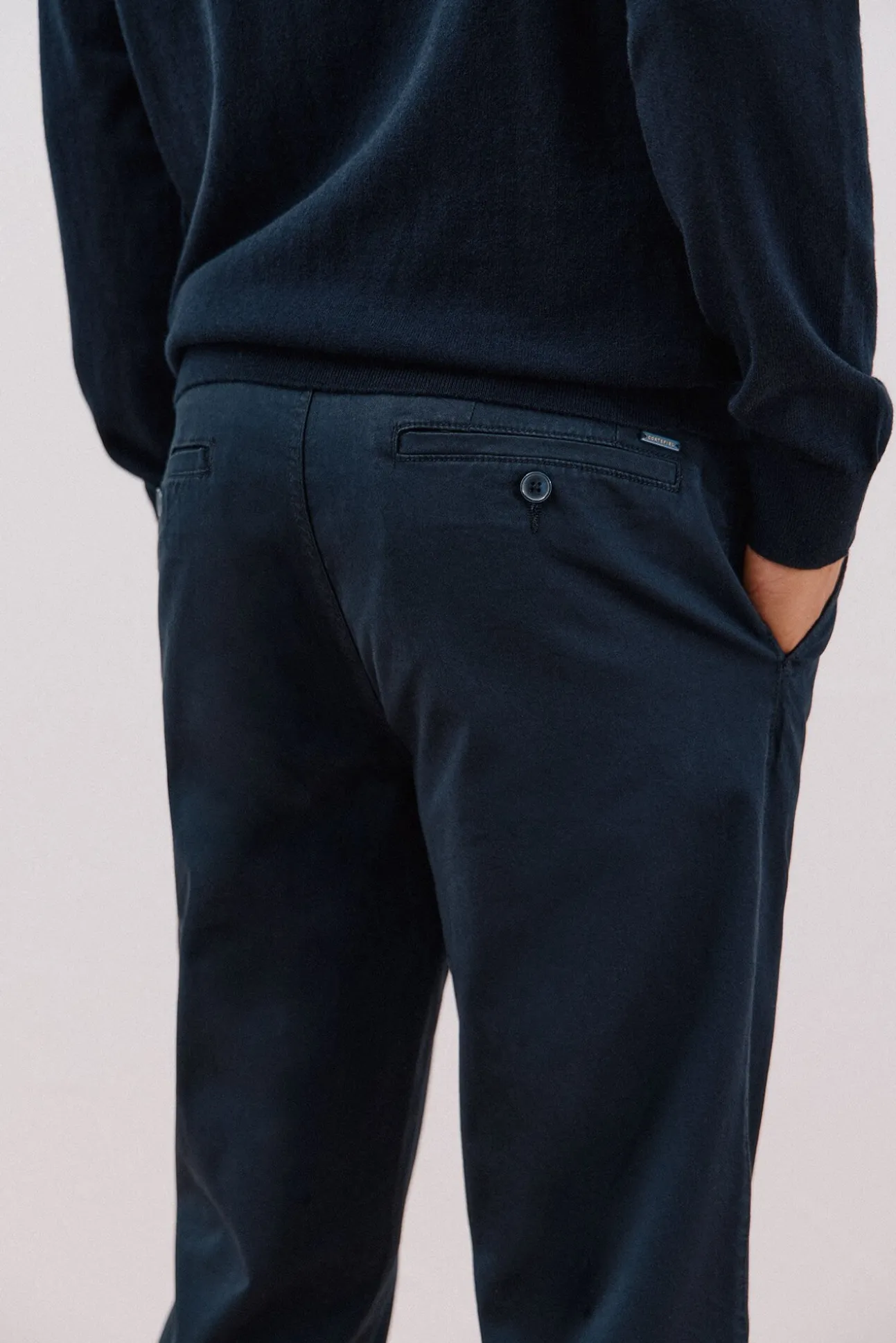 Calças chino leves regular fit