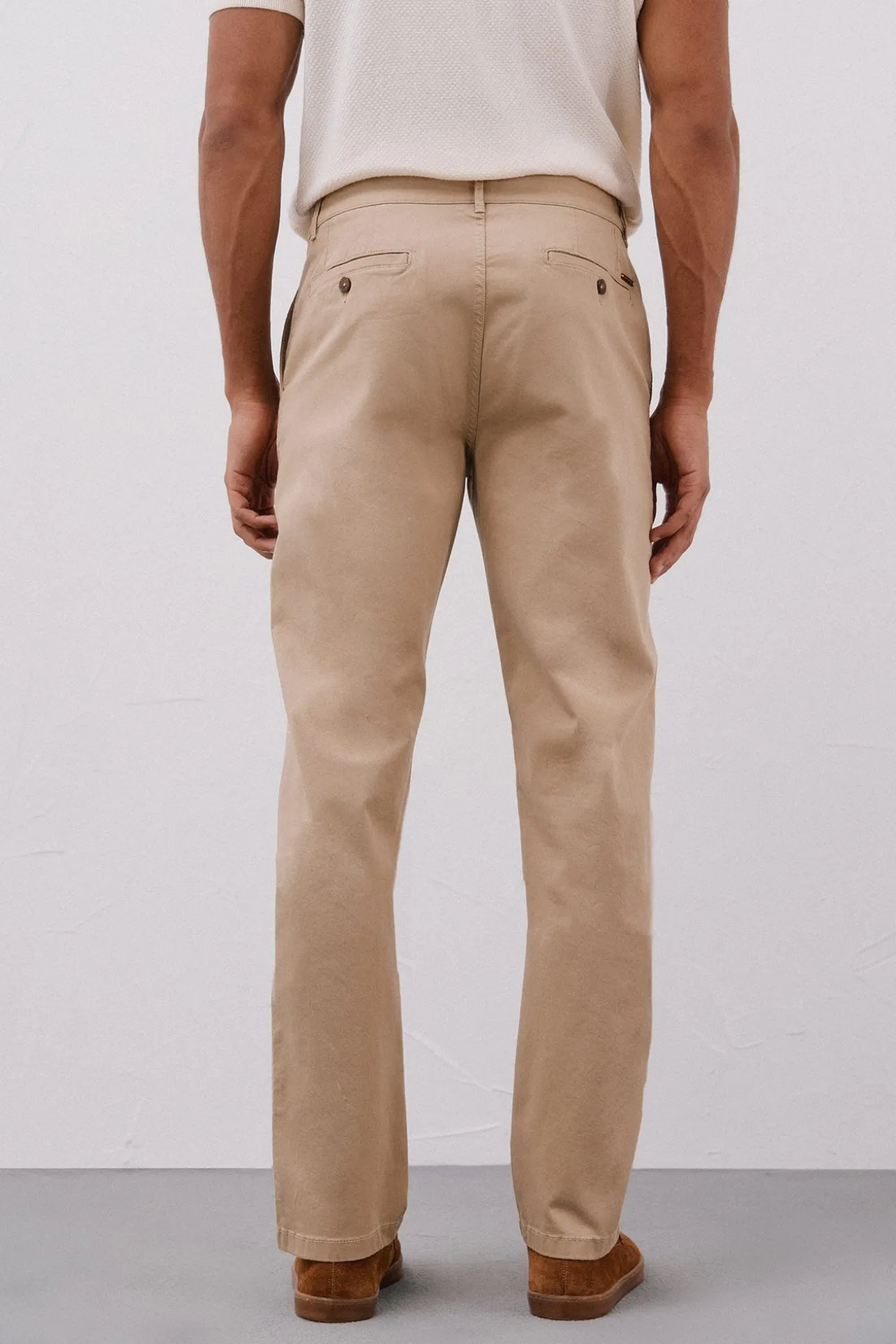 Calças chino leves regular fit