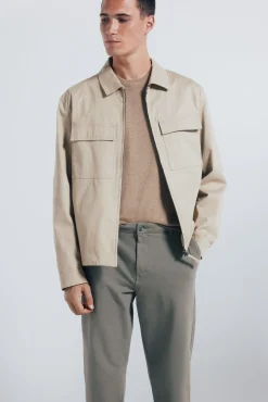 calças chino slim fit confortáveis