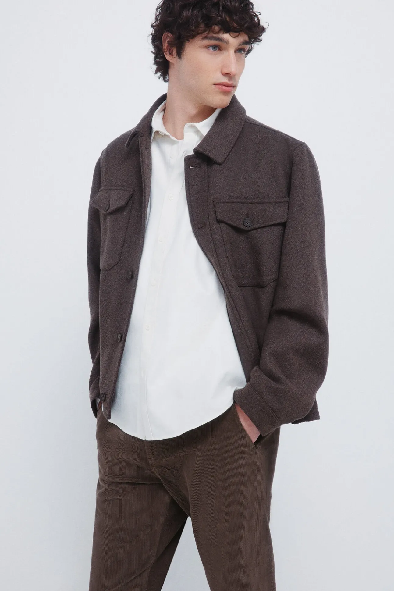 Calças chino slim fit confortável de veludo cotelê lavado