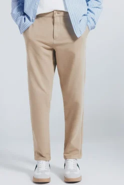 calças chino slim fit confortáveis