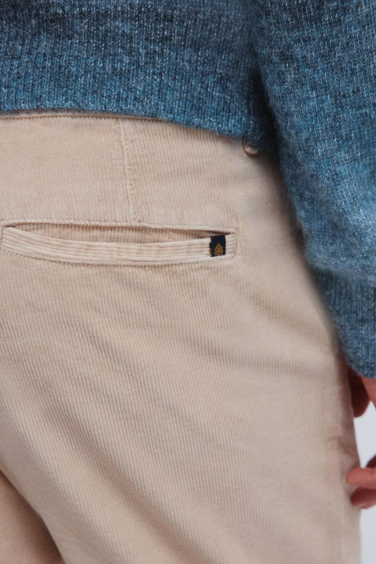 Calças chino slim fit confortável de veludo cotelê lavado