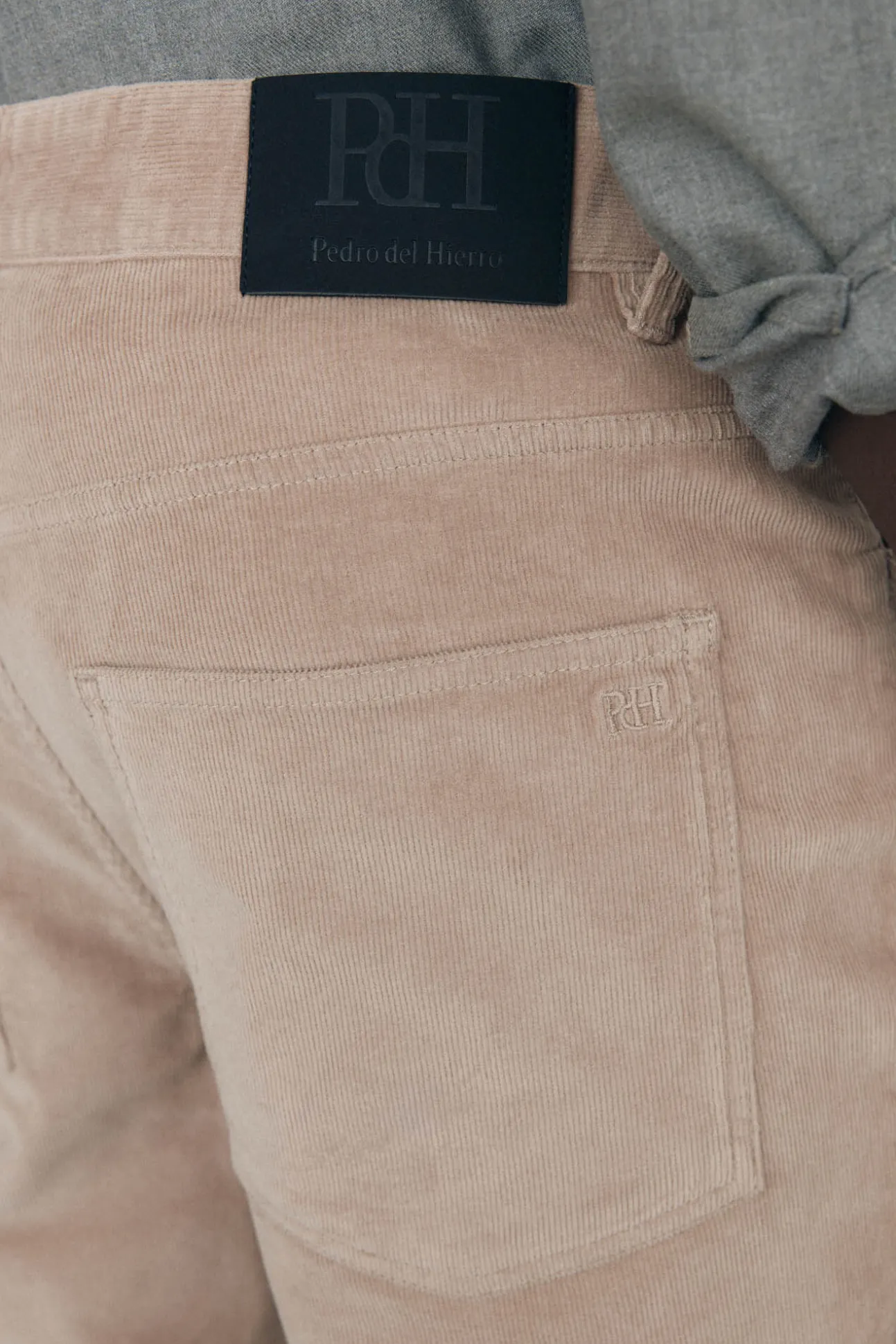 Calças de veludo slim fit com 5 bolsos
