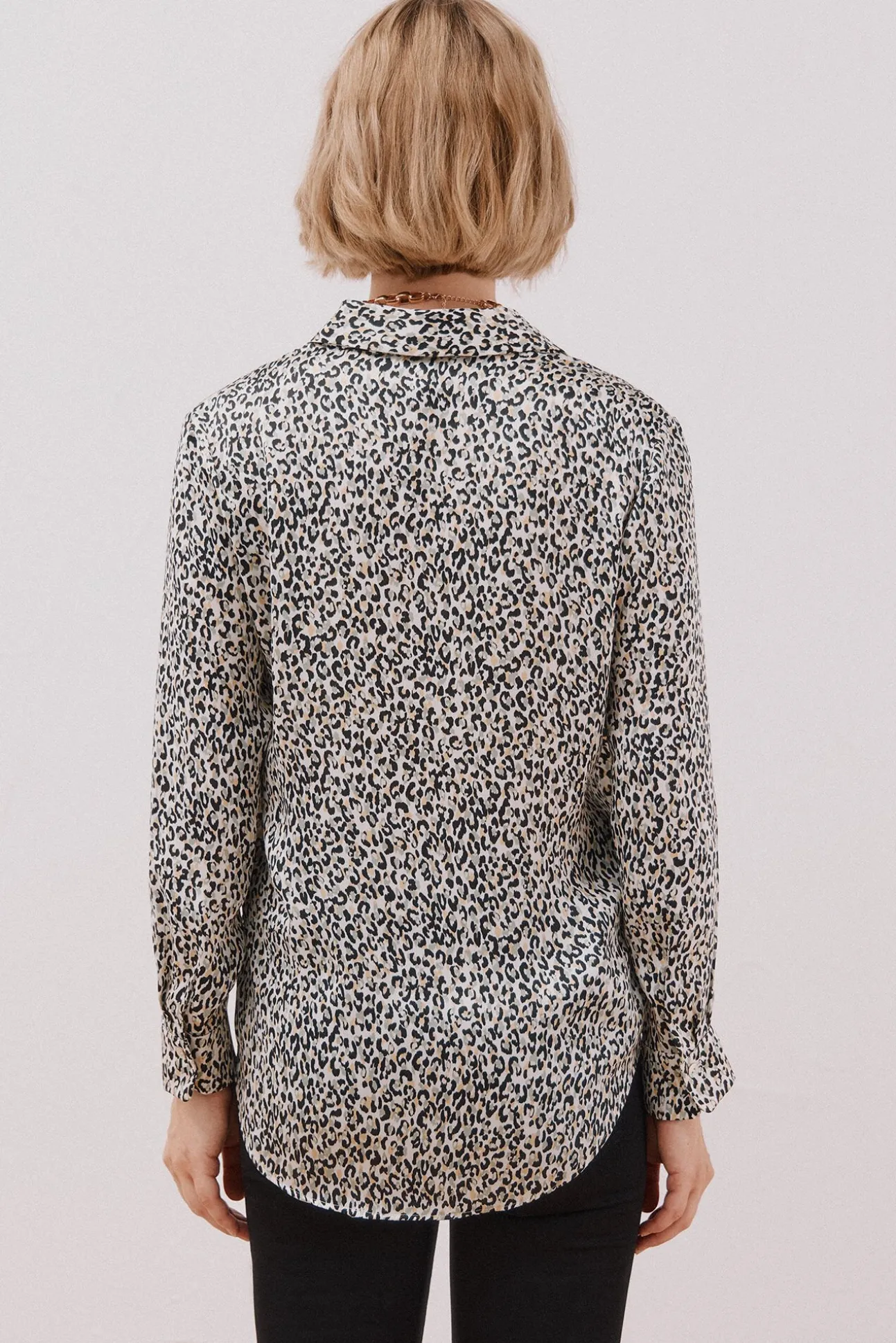 Camisa acetinada