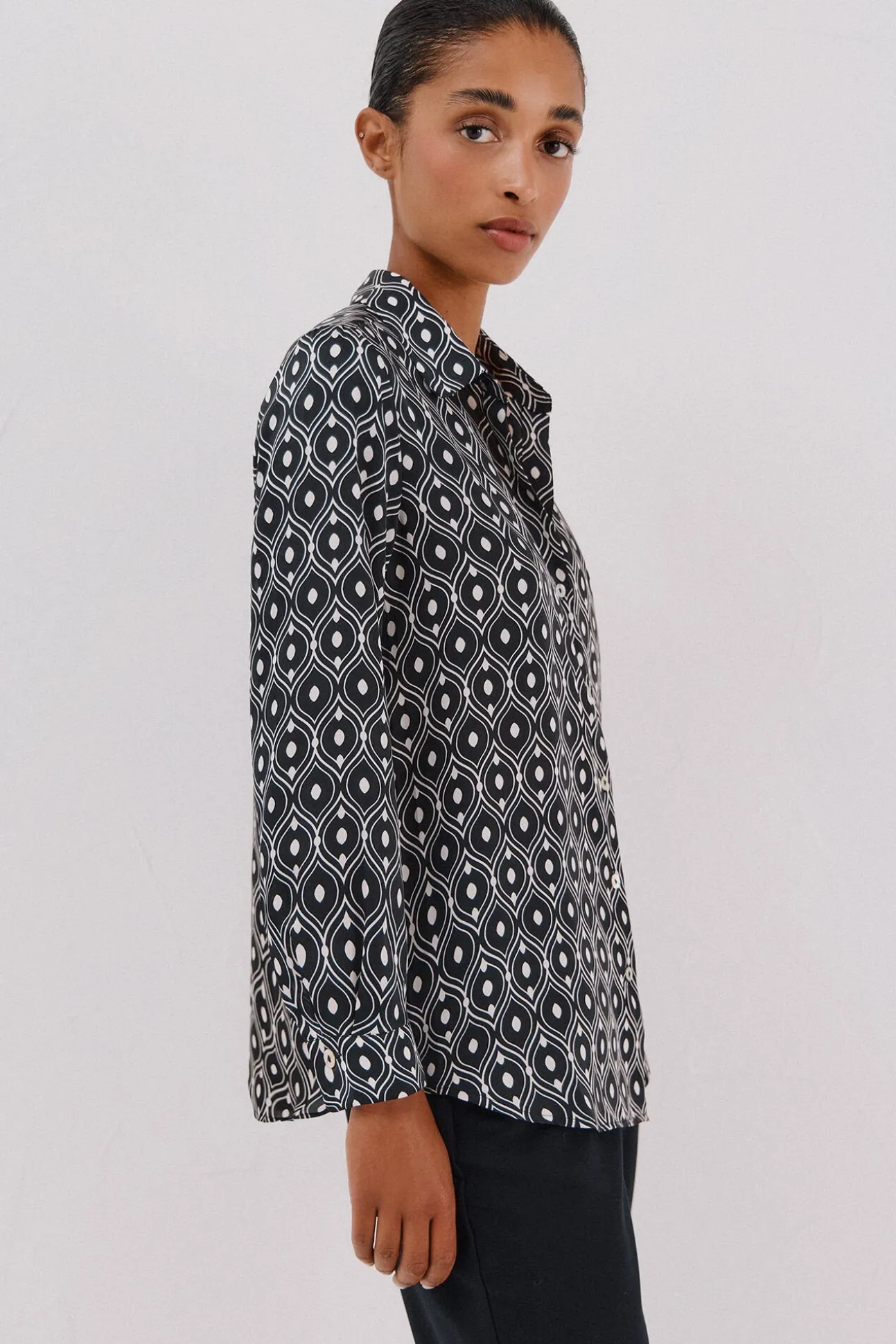 Camisa acetinada
