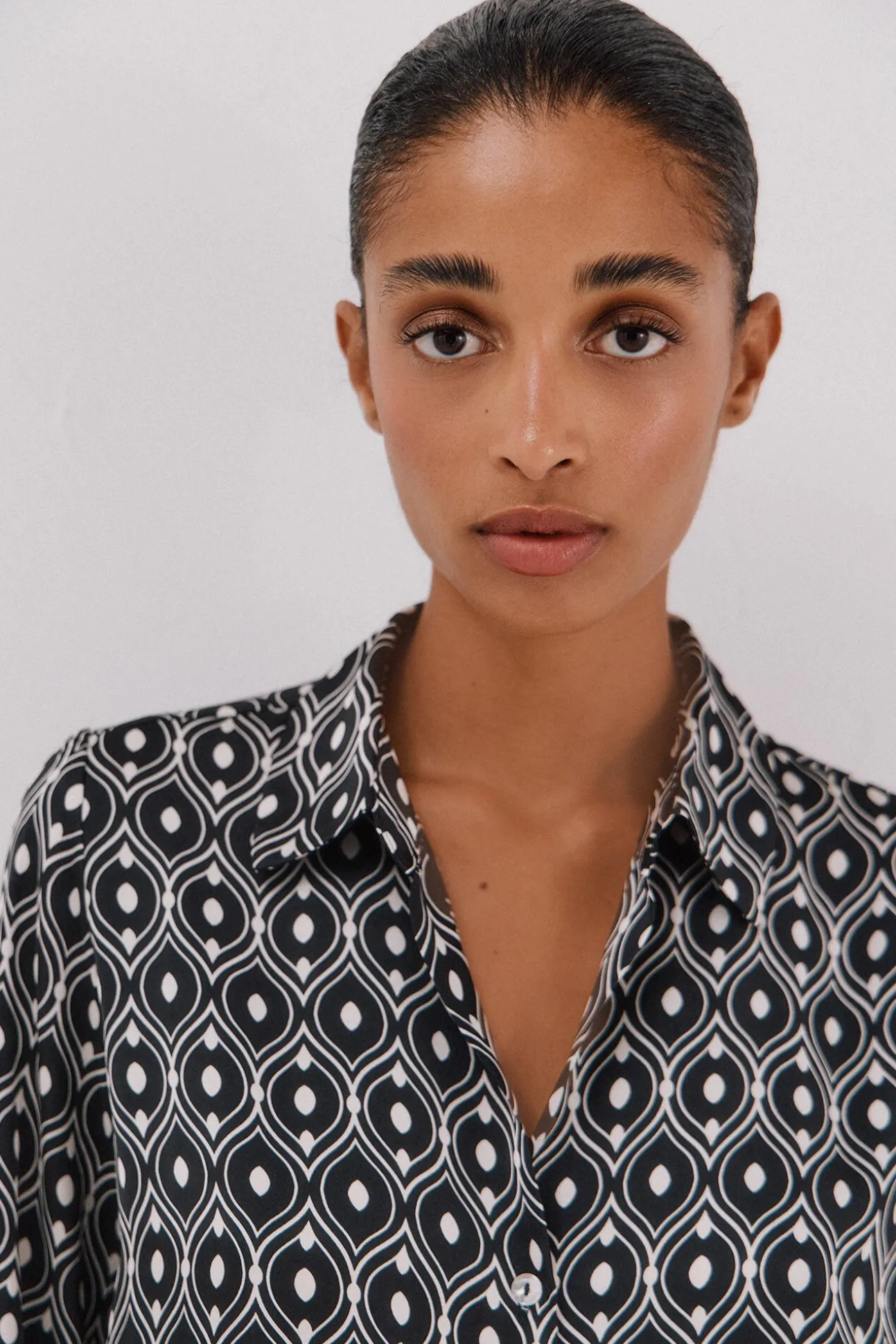 Camisa acetinada