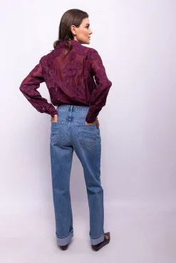 Camisa bordada com flores