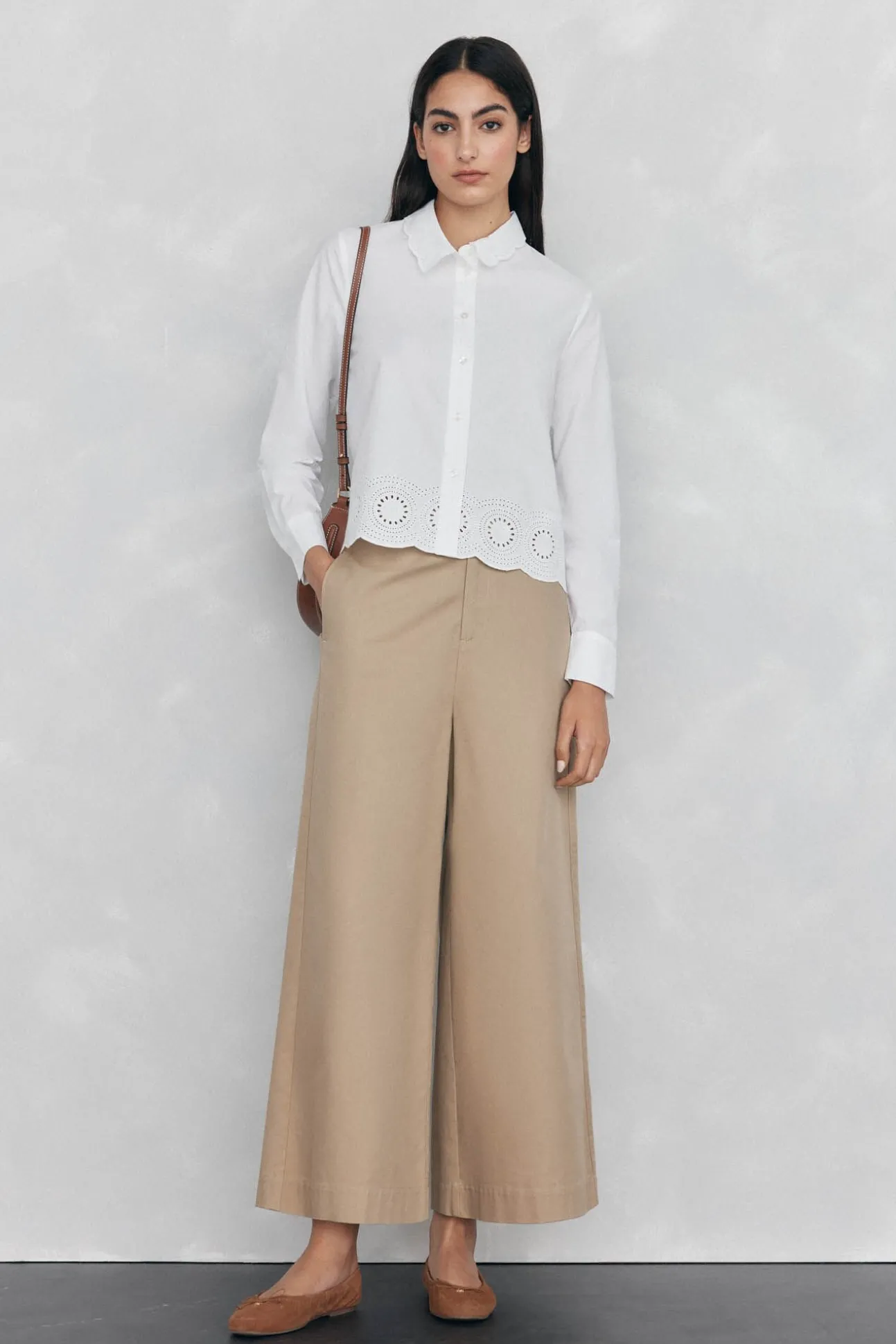 Camisa bordada lisa
