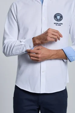 Camisa branca bordada