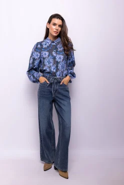 Camisa com estampado de flores