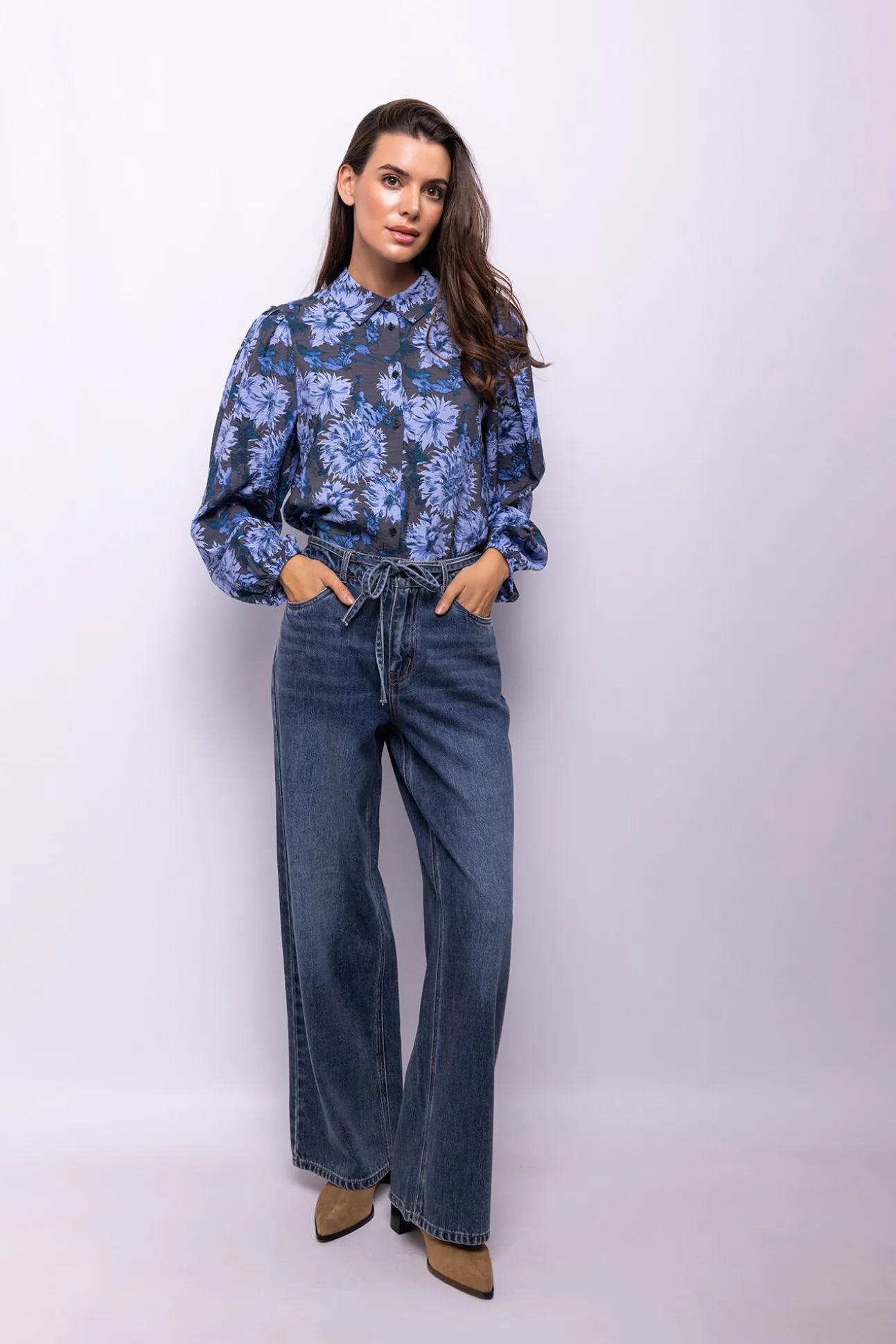 Camisa com estampado de flores