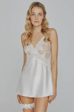 Camisa de dormir Ivette Bridal de cetim com tanga em branco