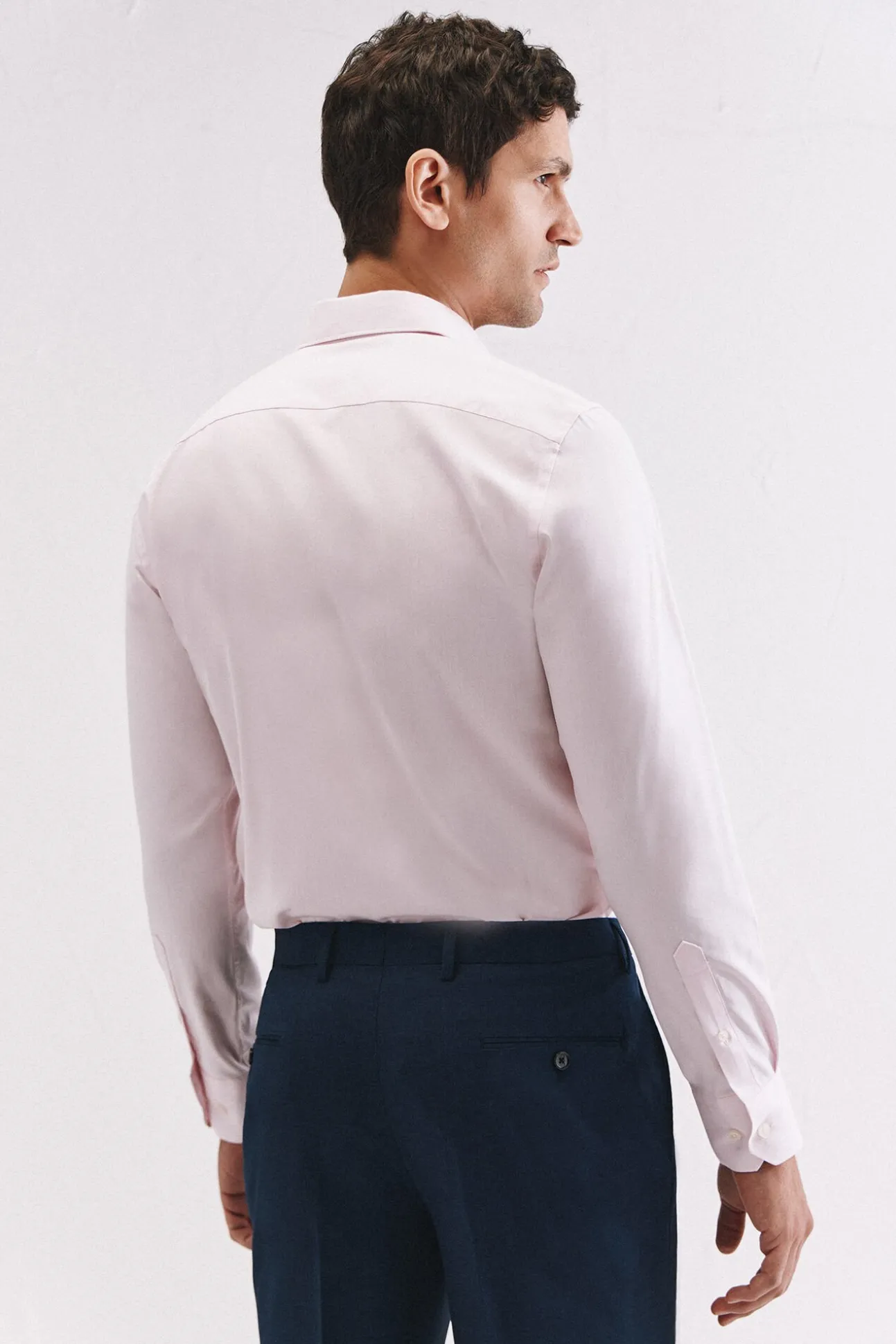 Camisa de fato lisa fácil de engomar