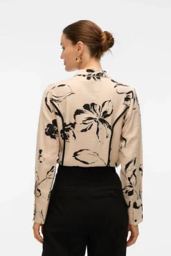 Camisa de manga comprida com linhas bordadas