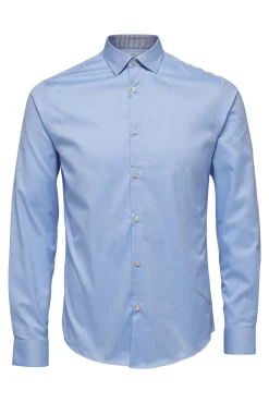 Camisa formal de corte justo em algodão orgânico.