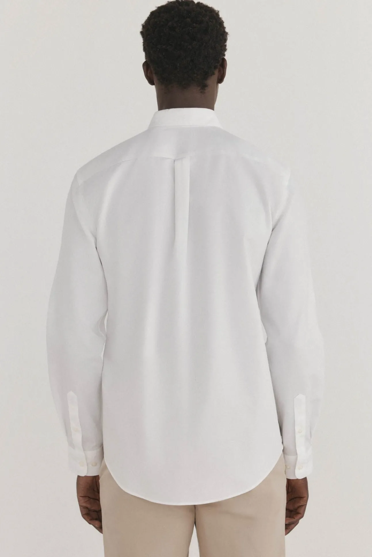 Camisa lisa sem ferro + anti-manchas