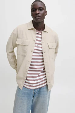 Camisa oversize com corte descontraído