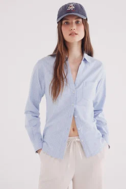 Camisa Oxford com gola aberta