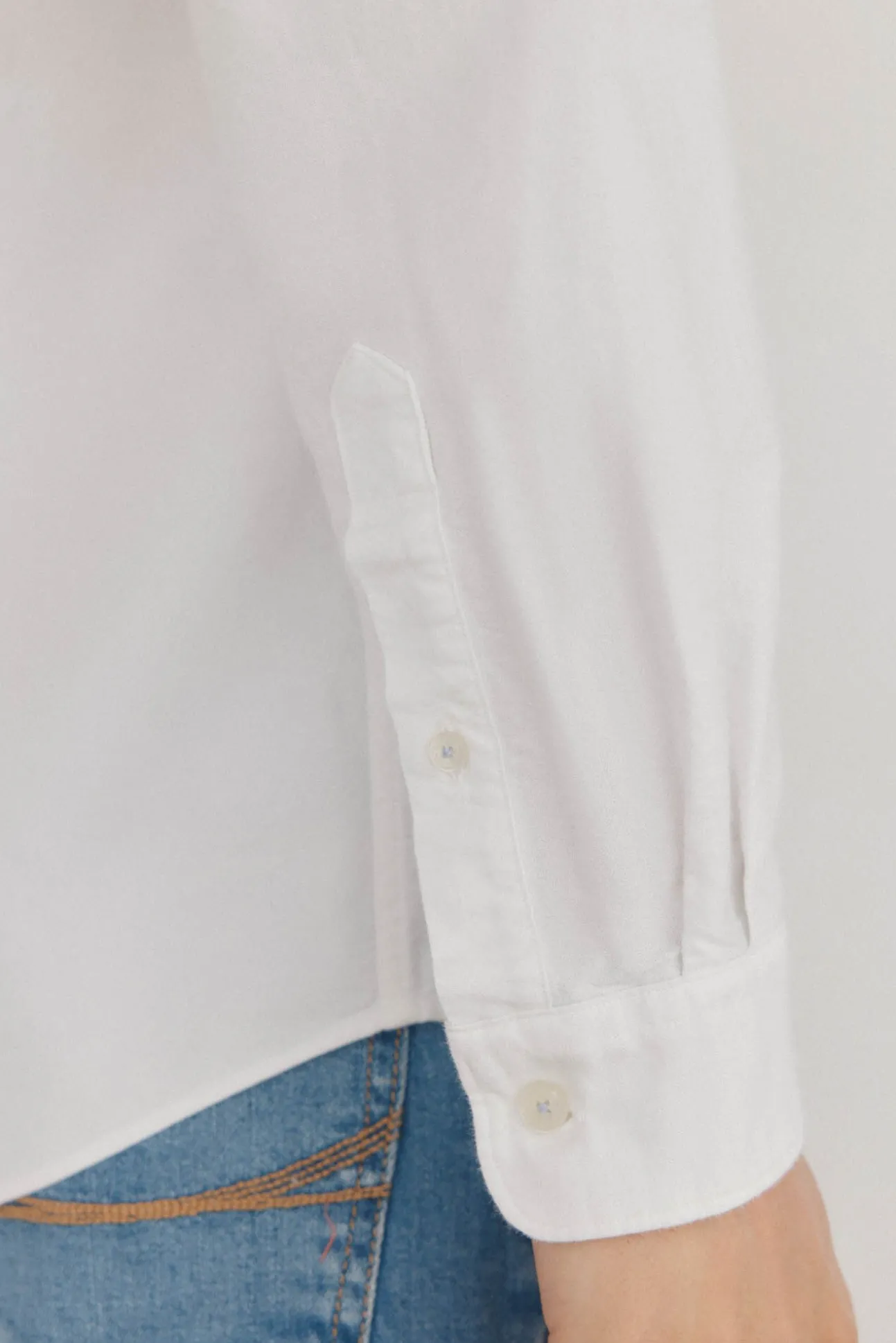 Camisa oxford liso e icônica